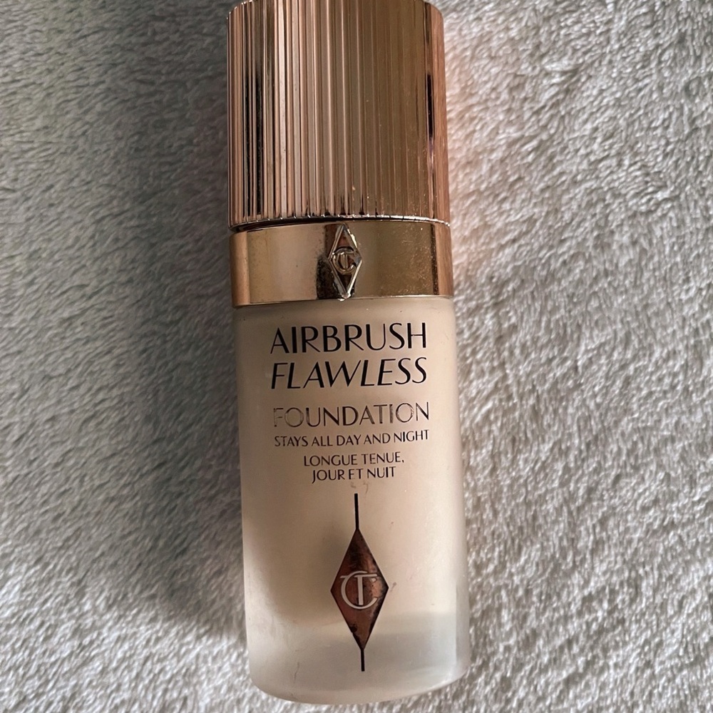 Charlotte Tilbury Airbrush Flawless Foundation - Tan